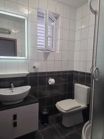 Lovely 3 double bedroom detached house with sea view and heated swimming pool - Image 2
