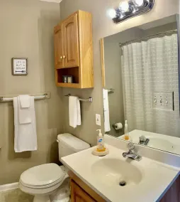 The Nest on Weiss-Perfect for Families and Friends - Image 2