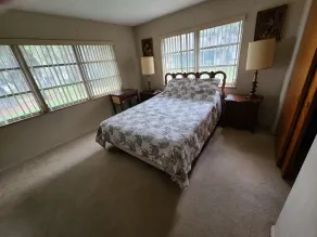 Lakefront house for rent - Image 3