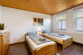 Apartment 'Erdgeschoss' with Shared Terrace, Shared Garden and Wi-Fi - Image 5