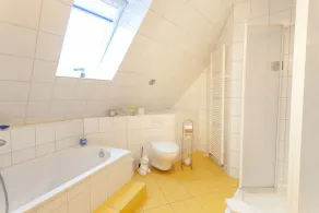 Spacious holiday home in the port town of Sassnitz on the island of Rügen - Image 4