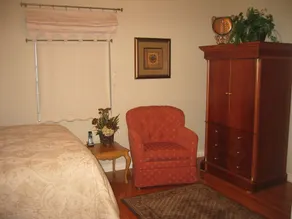 Spacious & Charming 1-BR Apartments For Extended Stays Near CalTech, Huntington - Image 4