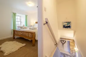 A beautiful, dog-friendly holiday home with magnificent views of two coastlines - Image 5