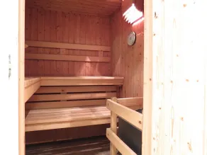 Ferienwohnung direkt am Kurpark mit Schwimmbad, Sauna und Restaurant im Haus. - Image 3