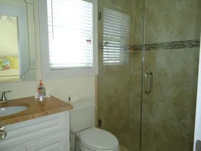 5 Bedroom Ocean Side! - Image 3