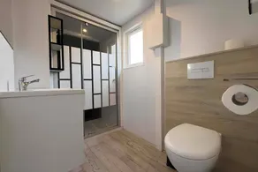 Casa móvel moderna com sauna ao ar livre no lago Murner - Image 3