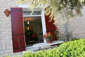 Gite de charme avec piscine a debordement dans mas provencal - Image 4