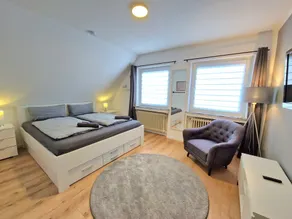 Cozy apartment right on the coastal canal! - Image 4