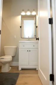 Premium accommodations for up to 4 people in the heart of Downtown Greensburg - Image 3