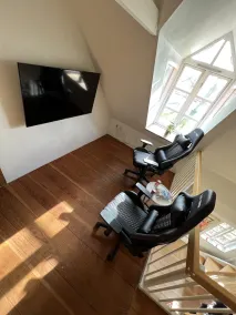 Lake View Apartment - Image 3