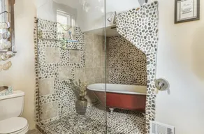 Beautiful Victorian in Downtown Cheboygan - Image 3