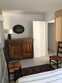 En un campo de olivos, casa para 6-7 personas con una gran piscina. - Image 4
