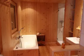 Exterior: 6-room chalet, located in the center of the village, towards Chandolin, south-facing terra - Image 2