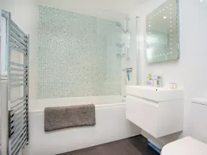 2 chambres à coucher à Malborough - Image 3