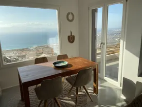 Vue panoramique de 180° sur la mer. Sublimes couchers de soleil - Image 2