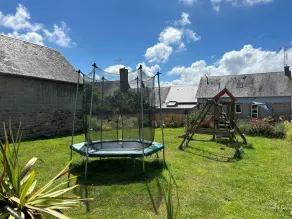 House with enclosed garden, wooden terrace, family friendly - Image 2
