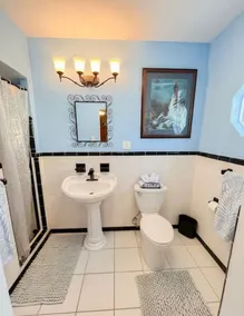 Stylish Intercoastal Blue Bungalow-3min. to Beach - Image 2