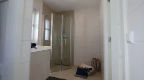 Bungalow with 3 bedrooms and a terrace - Image 2