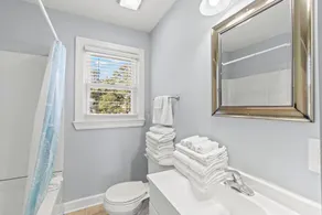 Newly Refurbished Beach House w/Pool & Hot Tub + Free Attraction Tickets! - Image 3