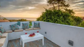 Arktos Sunset Villa - Image 5
