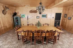 Familie und Hund, macht Lodge großartiger Ort für Veranstaltungen. - Image 3