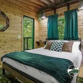 Rustic Treehouse Oasis in Hocking  Hills --Adventure Awaits - Image 3