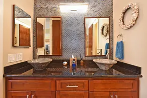 WOW - DIRECT OCEANFRONT - Image 4