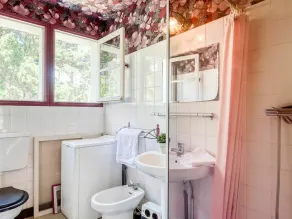 Stunning private villa for 5 guests with WIFI, TV, balcony and pets allowed - Image 3