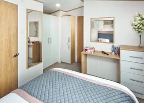 2 bedroom accommodation in Axminster - Image 3