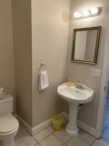 Large Private Room & Bathroom - Image 3