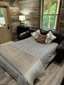 Cozy Love Shack: Rustic Log Cabin, Outdoor Living Room/Treehouse, & Fireplaces - Image 5