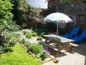 3 Bed Cottage - Sleeps 5 - Garden - Parking - Wifi - Image 4