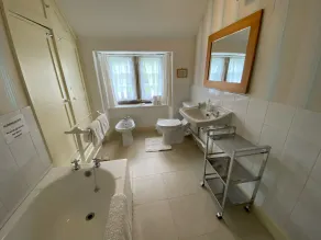 Historical Chapel Cottage. Professional Tennis Court, sea views, 2 mins to beach - Image 3