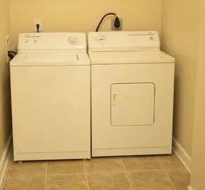 Luxury vibe in the heart of Chattanooga with pool & full coffee bar - Image 2