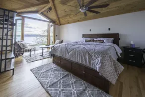 Water Front Property - Image 5