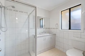 71 Blanche Pde Hindmarsh Island - No Linen Included - Image 2