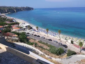 Aurora, in the center of Tropea 350m from the sea with air conditioning - Image 3