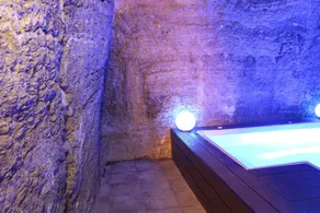 Suite « Las Golondrinas » avec vue montagne, accès illimité au spa et cave à vin - Image 4