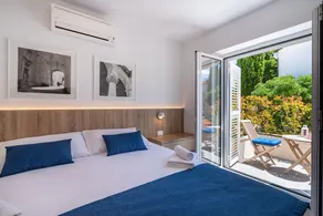Modern villa with heated private pool, 100 m distance from the sea - Image 3