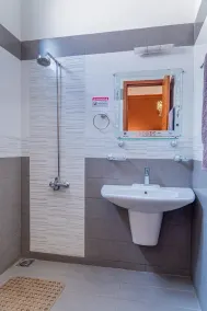 Royal FF,Hygiene place - Image 3