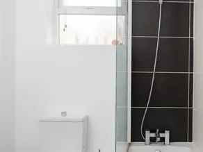 Apartment-Luxury-Private Bathroom-Occupancy 4 - Image 3