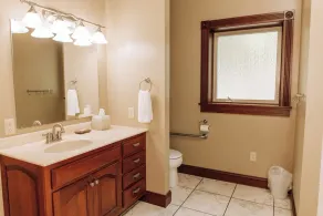 In the Woods Cabin Suite: Luxurious Cabin Suite in Amish Country, Ohio. - Image 3