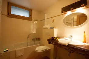 Alpine Chalet with Hot tub and Sauna sleeps up to 14, all en suite - Image 3
