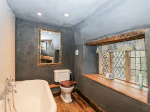 FOXDEN, family friendly, character holiday cottage in Sherborne - Image 4