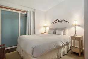 100 ÉTAPES À GONDOLA! PLATINUM 5 ÉTOILES 2BD / 2BA CONDO AU COEUR DE LIONSHEAD !! - Image 4