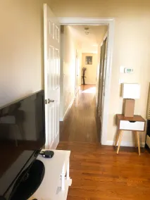 20 Minutes to Manhattan NYC - 3 BR, 2 BA Apartment - Image 2