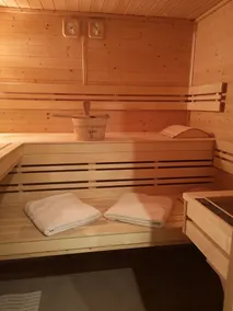 SEA VIEW 2-5 PERSONS \"JACUZZI AND PRIVATE SAUNA ALS CHARGEABLE OPTION.\" - Image 4