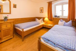 Lejlighed \"Enzian\" (40sqm), syd østvendt balkon, tekøkken, 1 soveværelse og 1 stue / soveværelse, max 4 pers, WiFi - Image 3