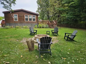 Private Home,1+acre,close to WIDells&CastleRock,YardGames,Firepit& FREE Firewood - Image 4
