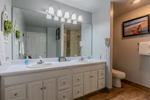 Pet Friendly ~ Resort Amenities ~ Near the 76 Strip ~ FREE TICKETS INCLUDED! (PR50-4) - Image 3
